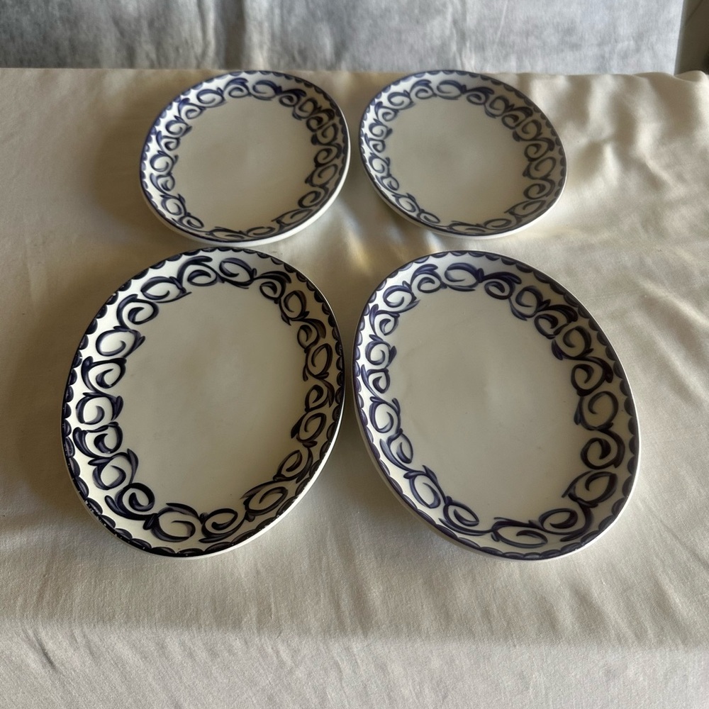 HAND CRAFTED STONEWARE SMALL OVAL PLATERS WITH PAINTED BLUE SCROLLS - Picture 10 of 12